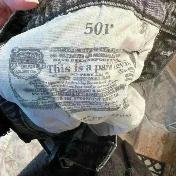 Levi’s 501 Denim Charcoal Shorts - Picture 5 of 6